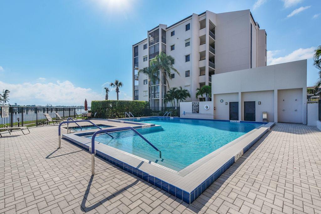 TWELVE OAKS - Residential Lease