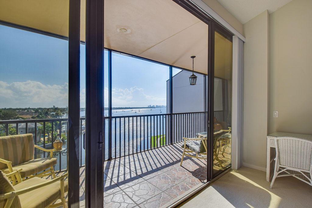 TWELVE OAKS - Residential Lease