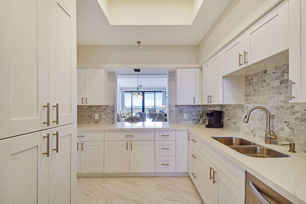 TWELVE OAKS - Residential Lease