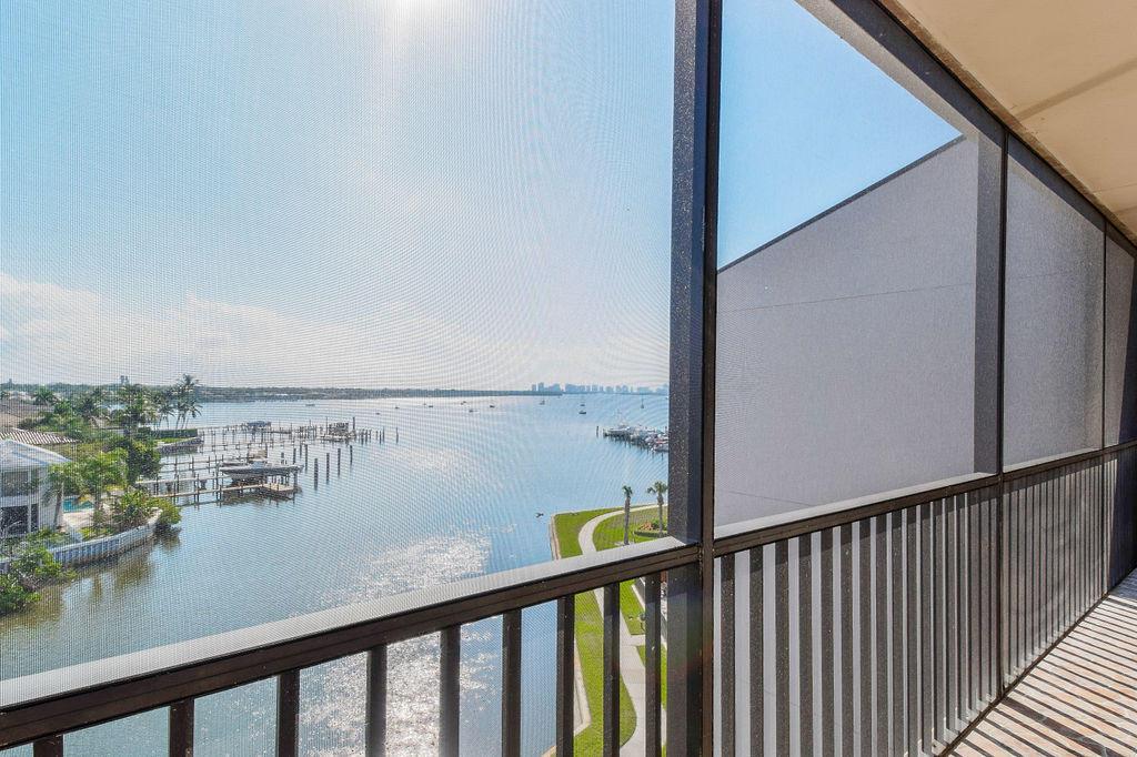 TWELVE OAKS - Residential Lease