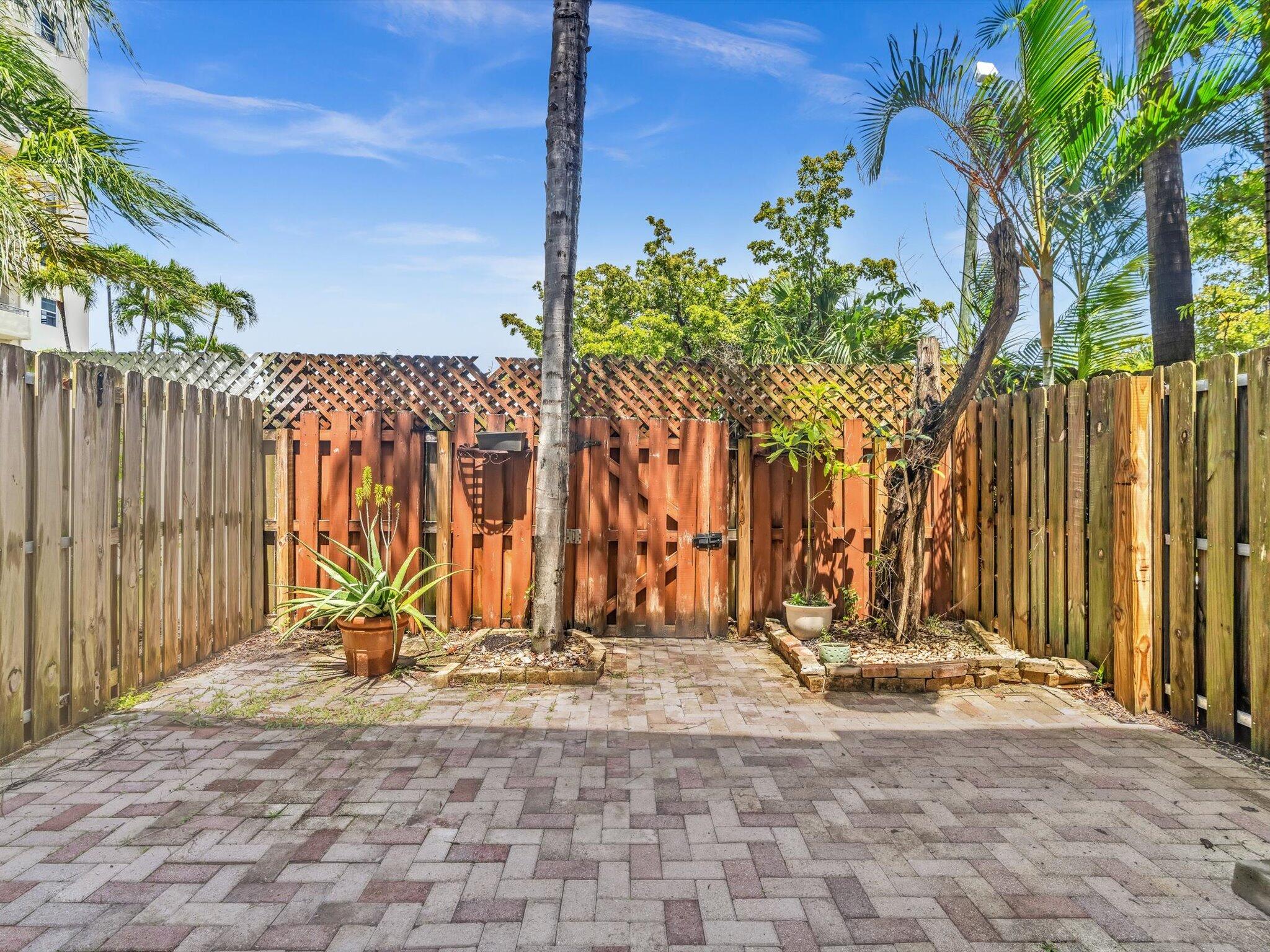 RESUB OF BLKS A B & 5 OF GATEWAY - Residential