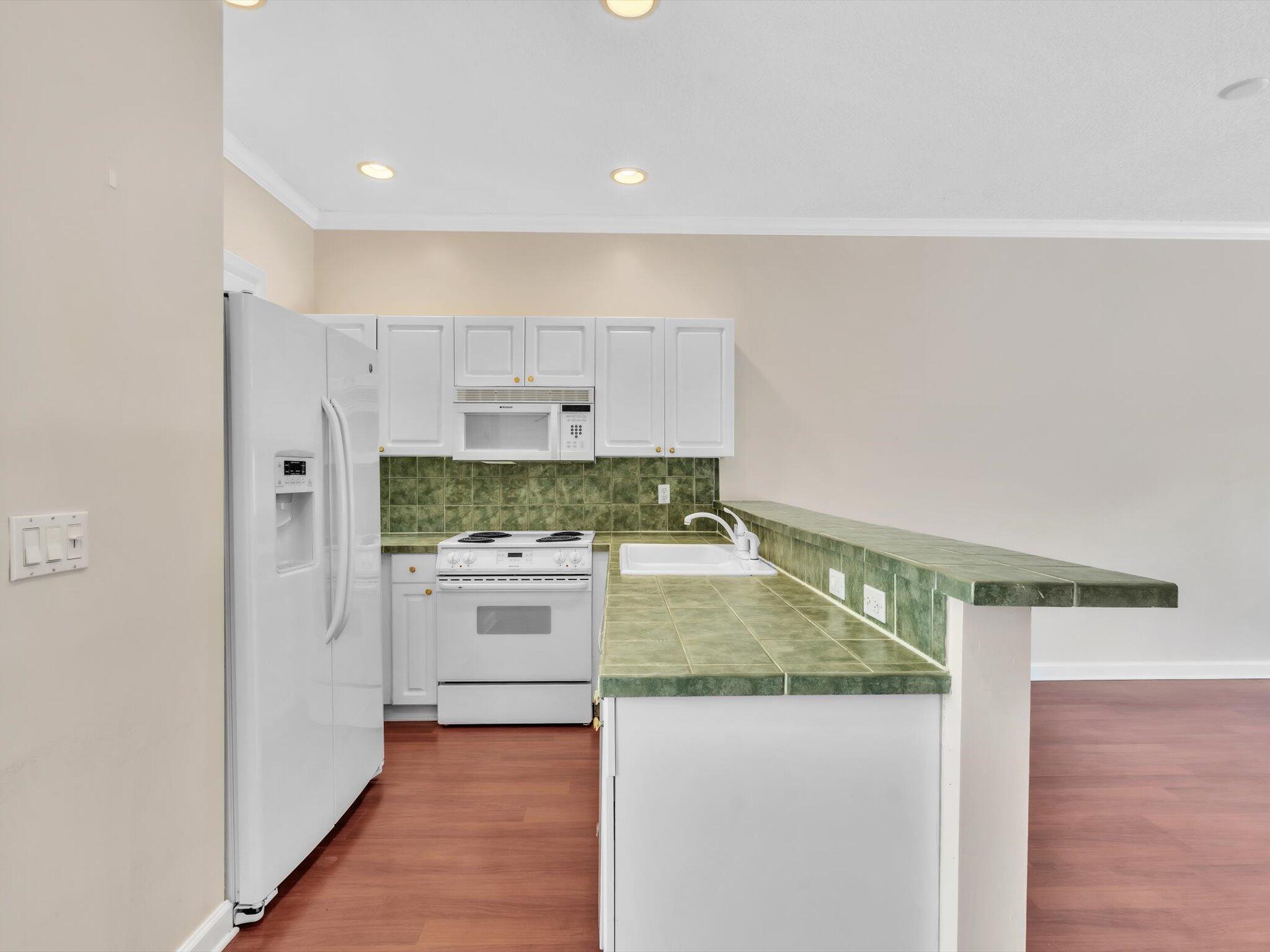 RESUB OF BLKS A B & 5 OF GATEWAY - Residential