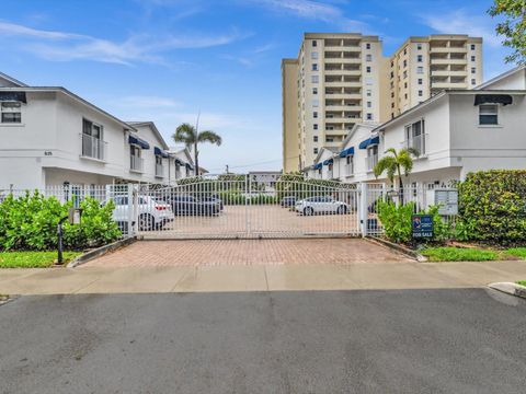 Tiny photo for 835 NE 19th Avenue #9, Fort Lauderdale, FL 33304 (MLS # B26013831)