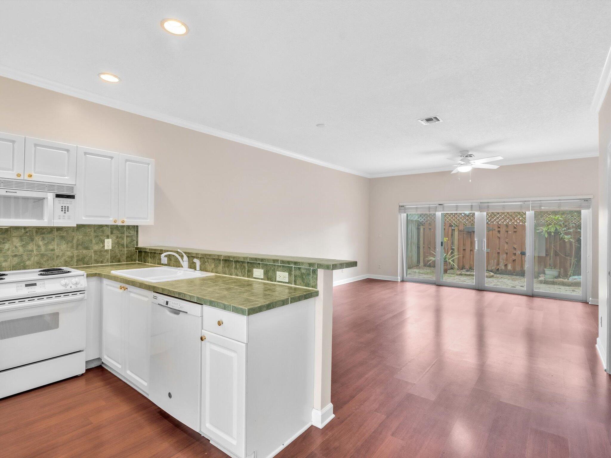 RESUB OF BLKS A B & 5 OF GATEWAY - Residential