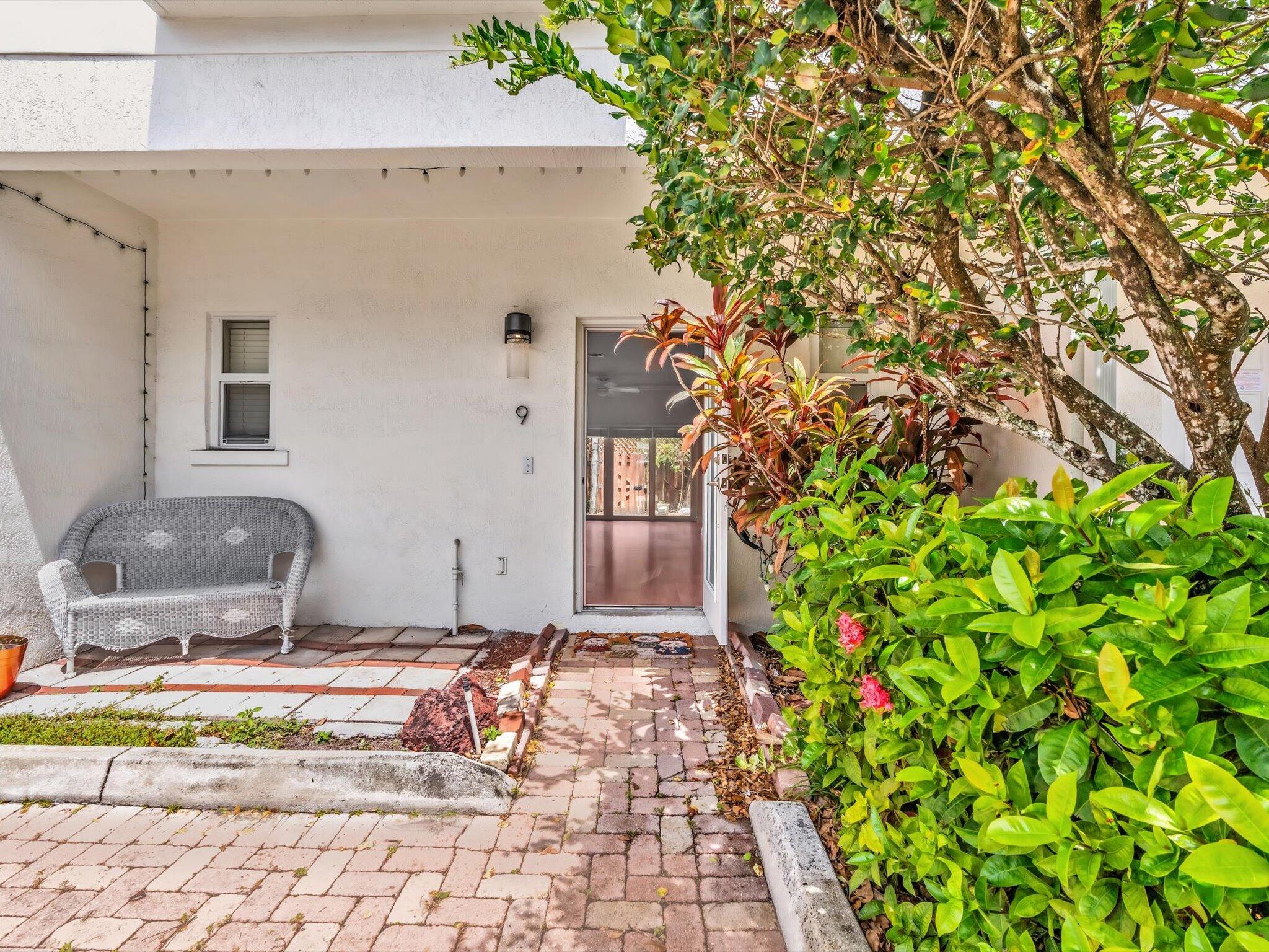 835 NE 19th Avenue 9