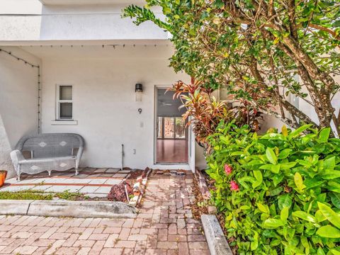Tiny photo for 835 NE 19th Avenue #9, Fort Lauderdale, FL 33304 (MLS # B26013831)