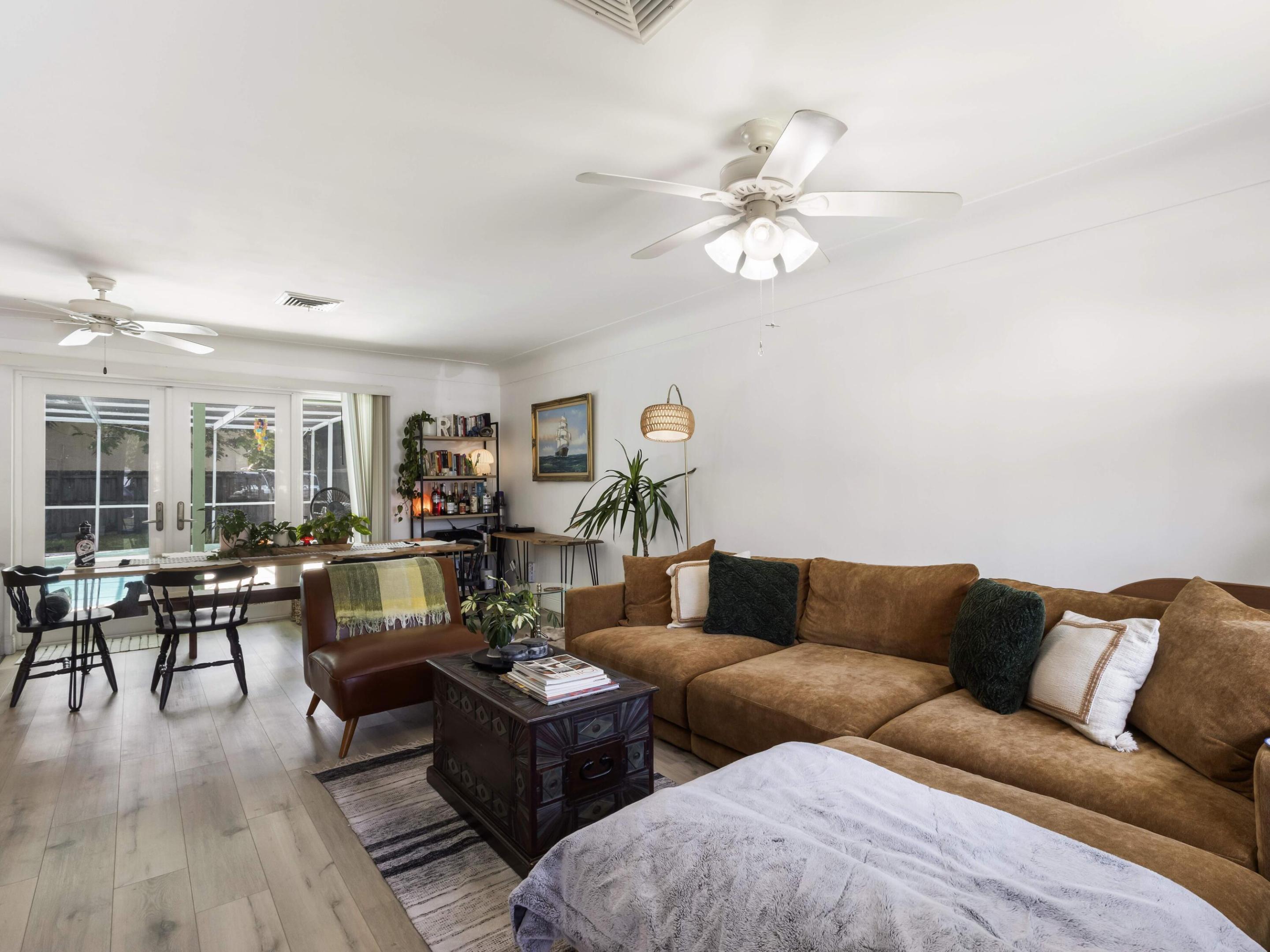OAKLAND PARK SECOND ADD - Residential Lease