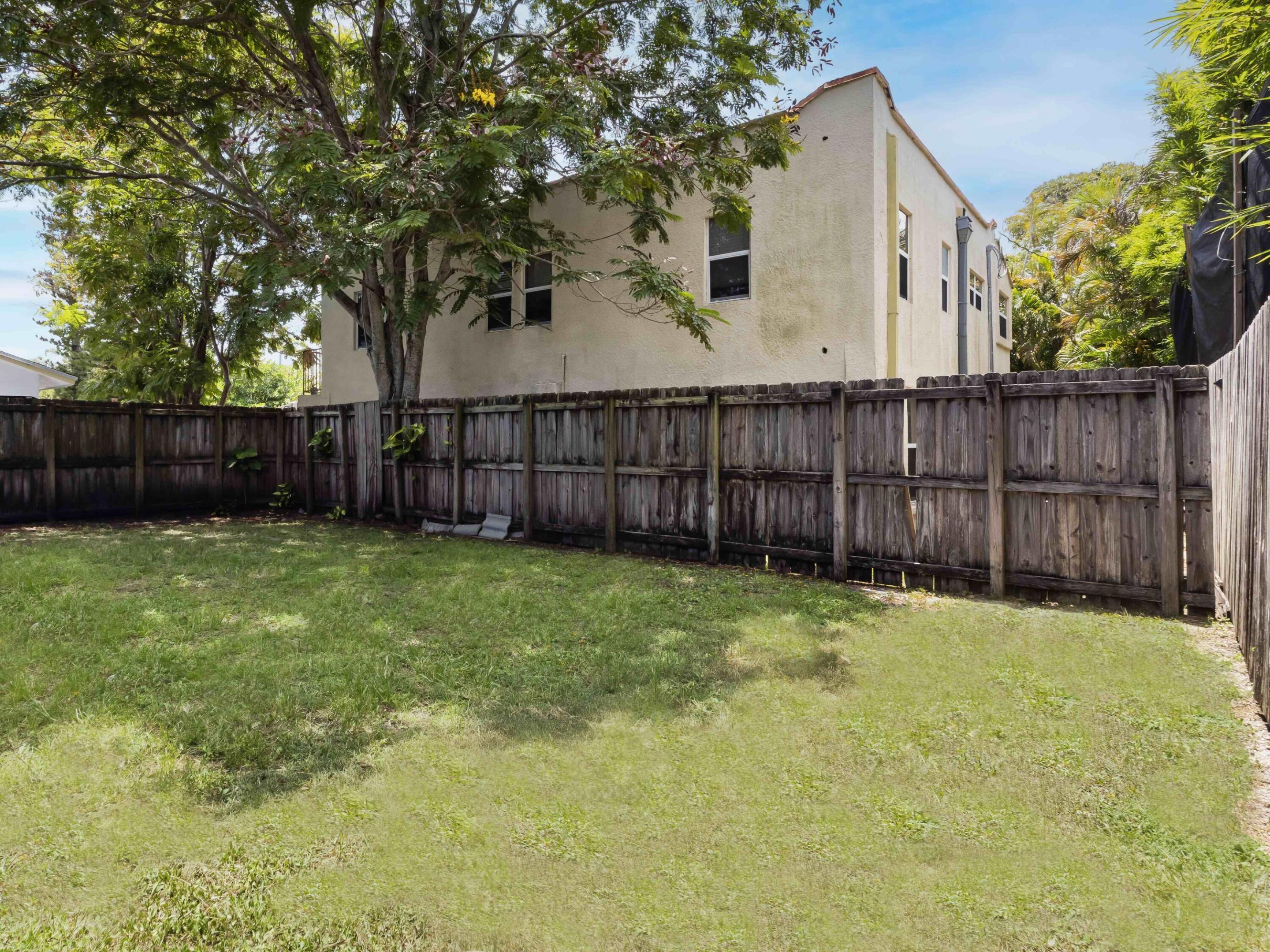 OAKLAND PARK SECOND ADD - Residential Lease
