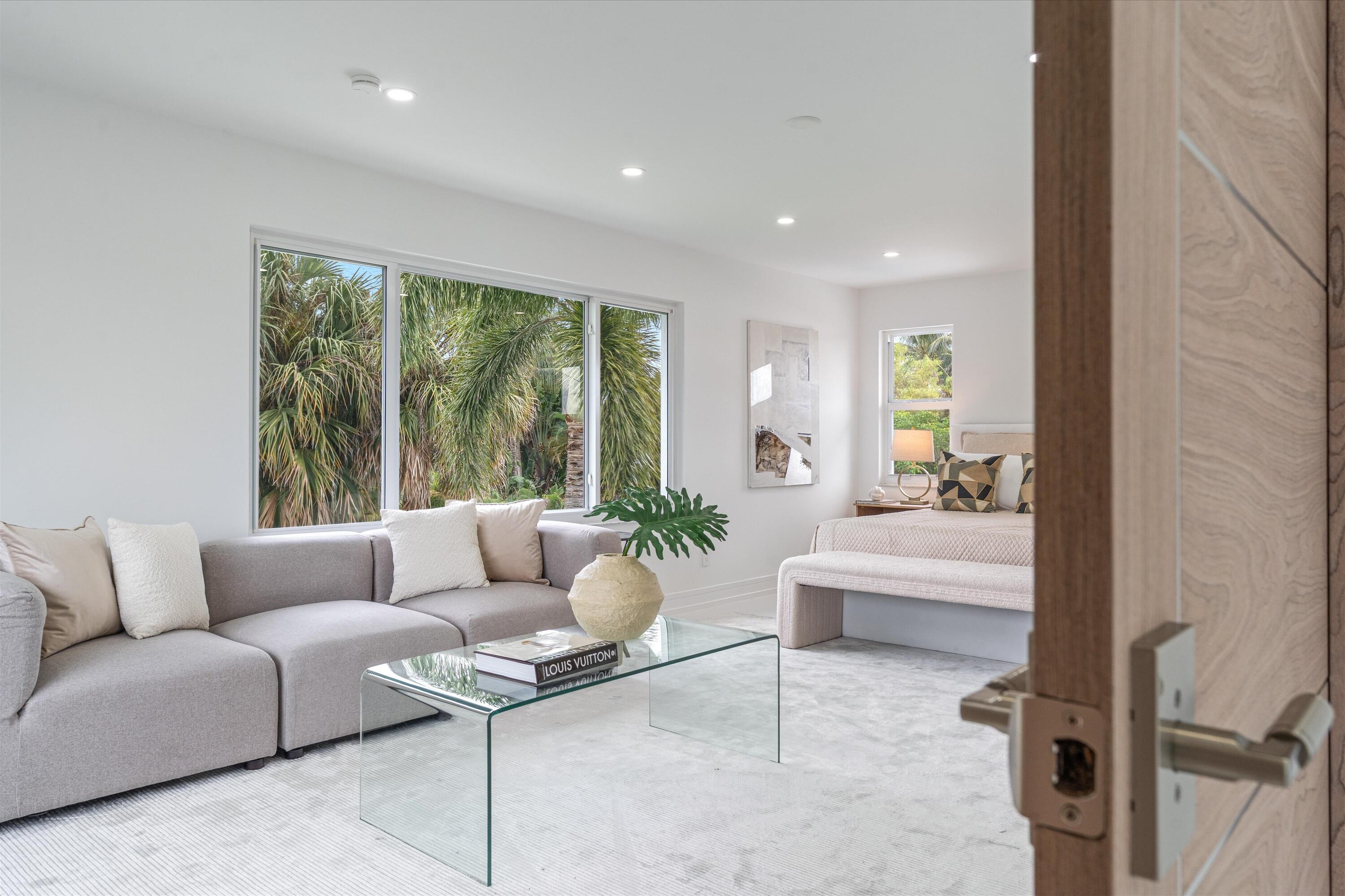 LAKE FLORESTA PARK - Residential