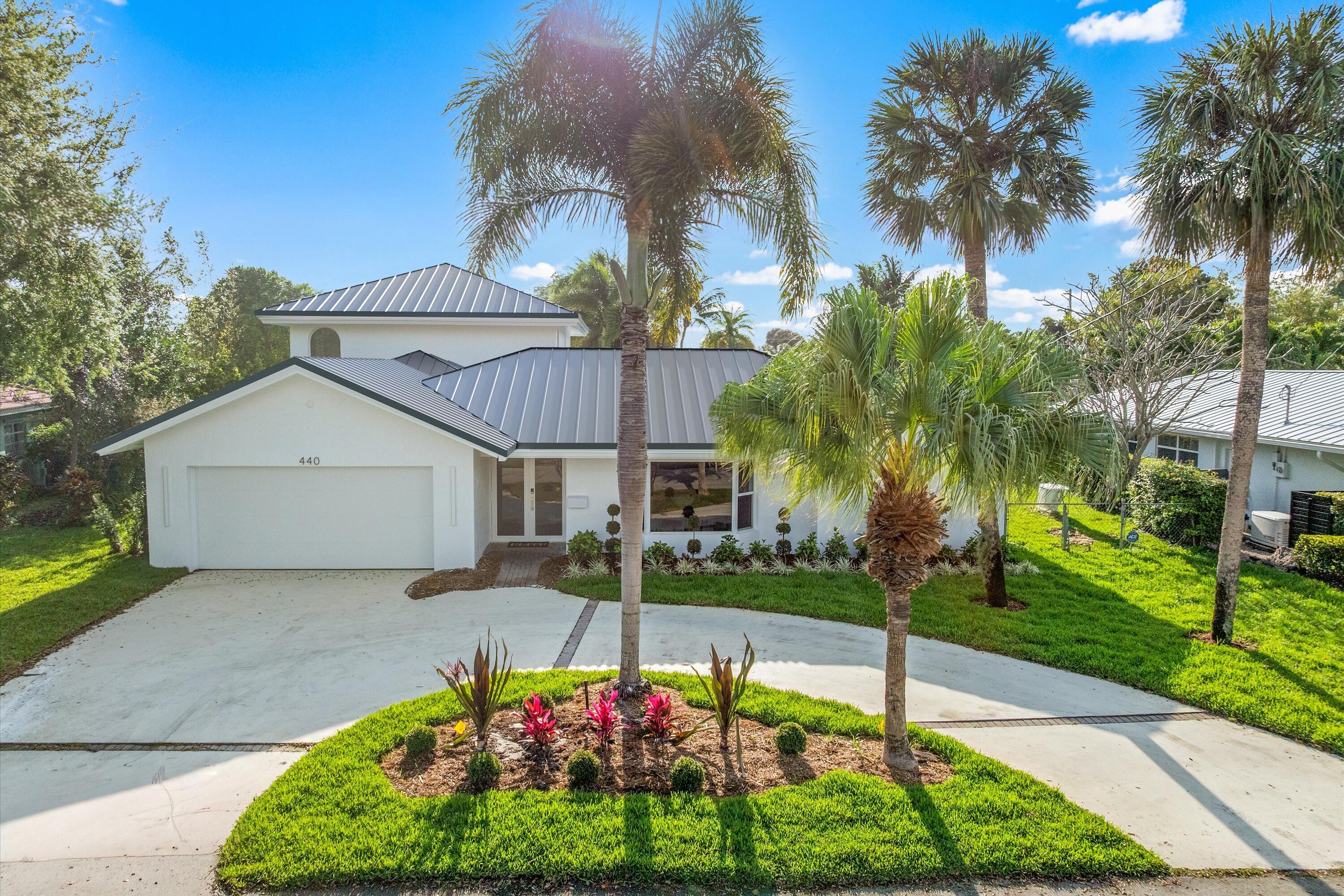 LAKE FLORESTA PARK - Residential