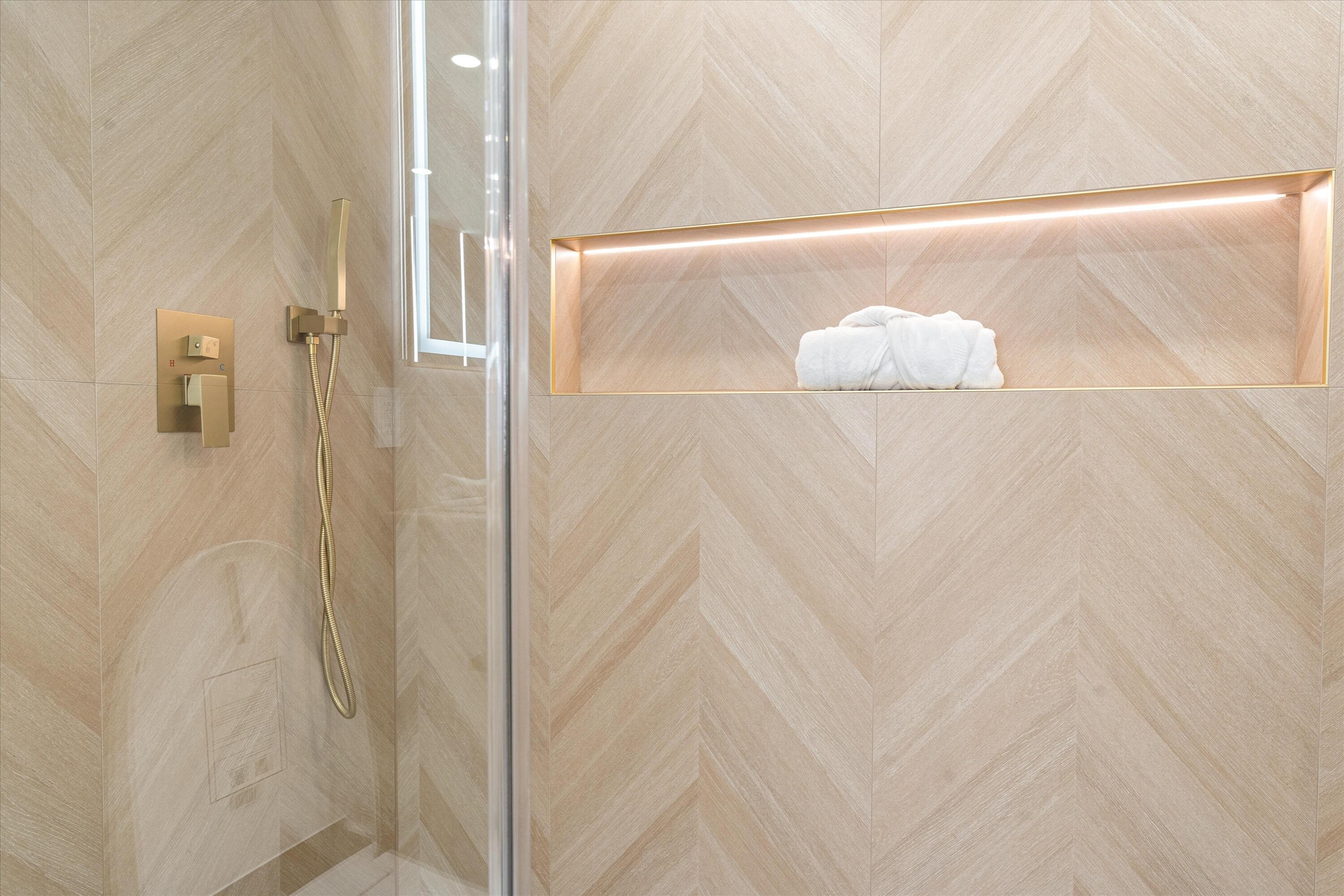 LAKE FLORESTA PARK - Residential