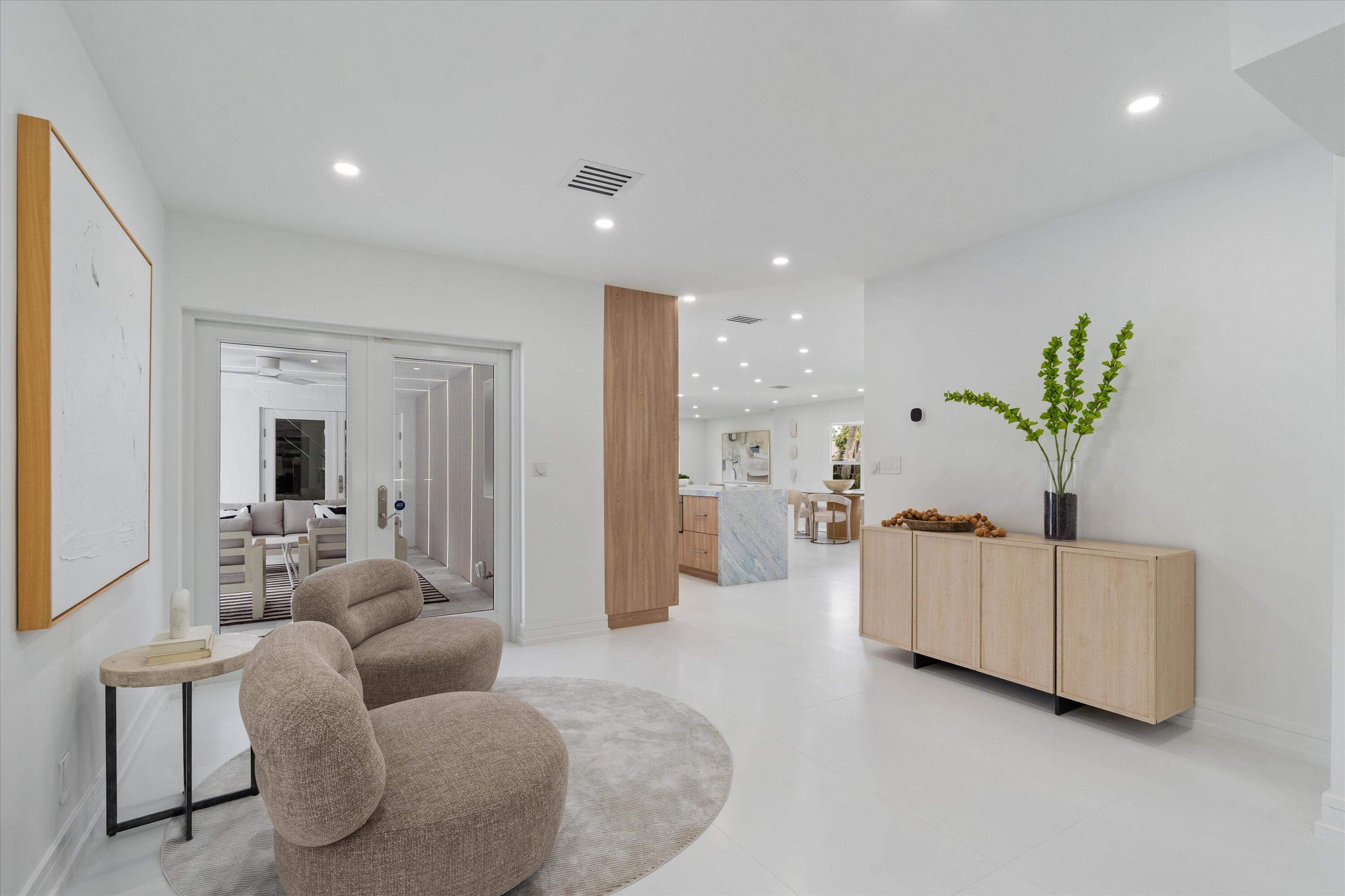 LAKE FLORESTA PARK - Residential