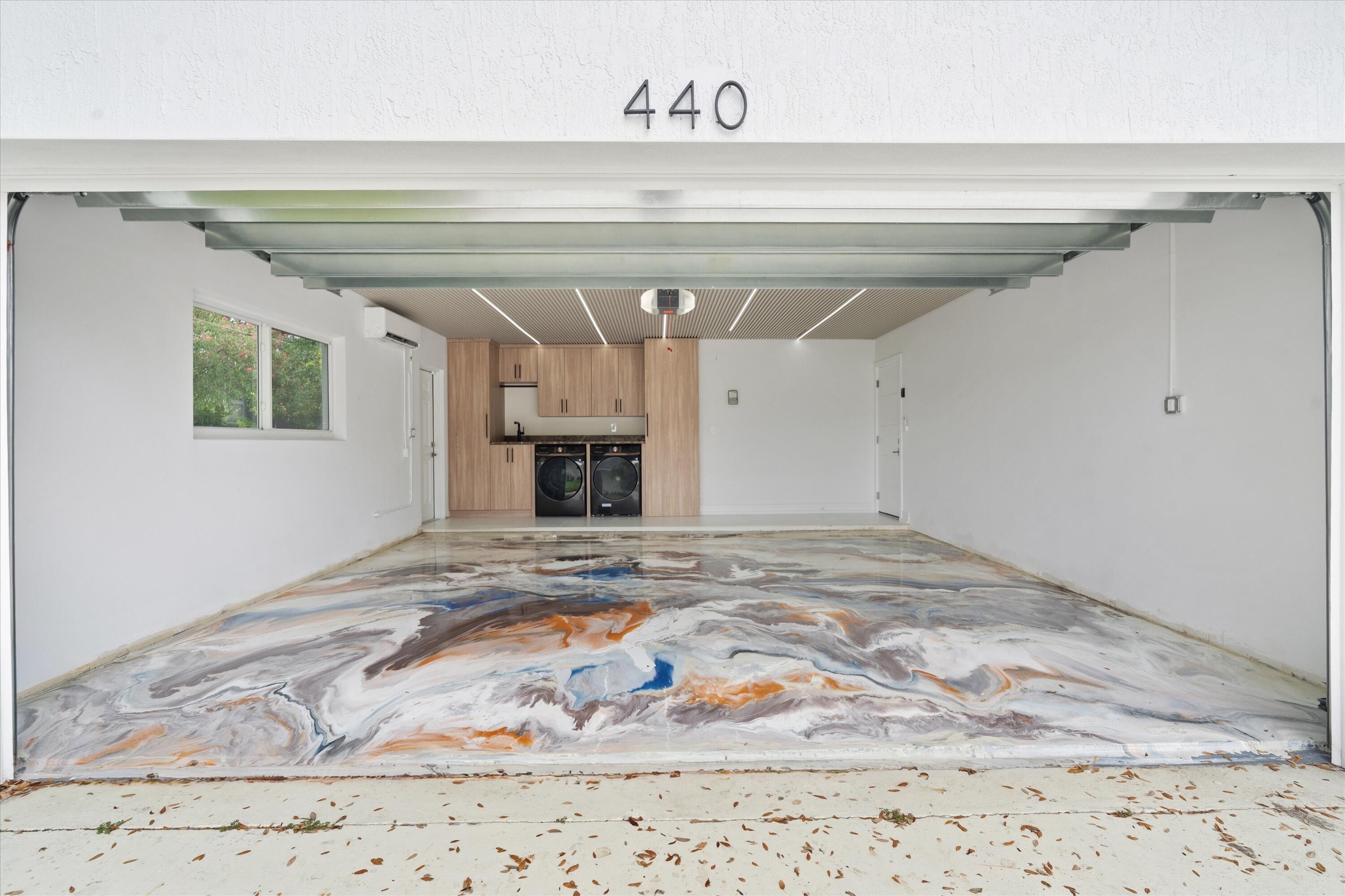 LAKE FLORESTA PARK - Residential