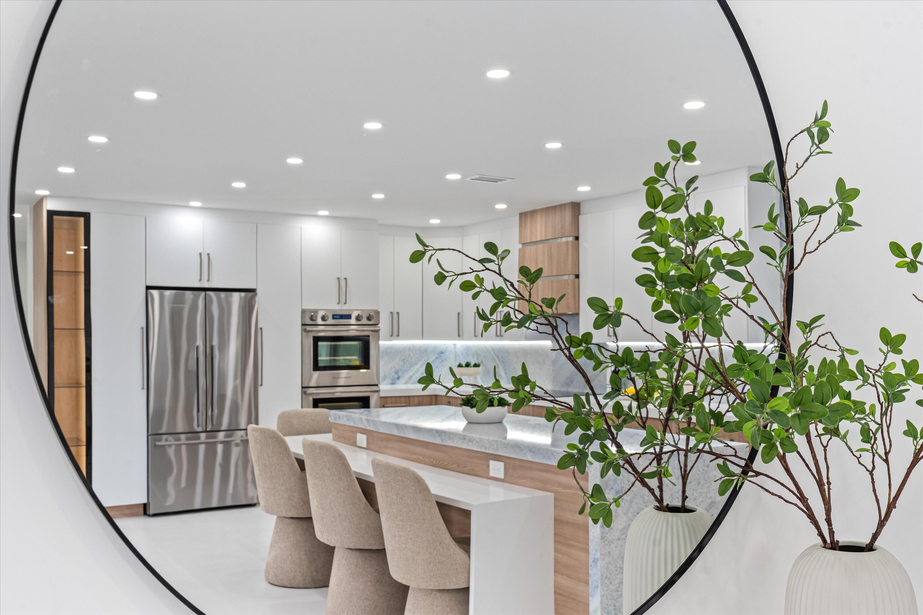 LAKE FLORESTA PARK - Residential