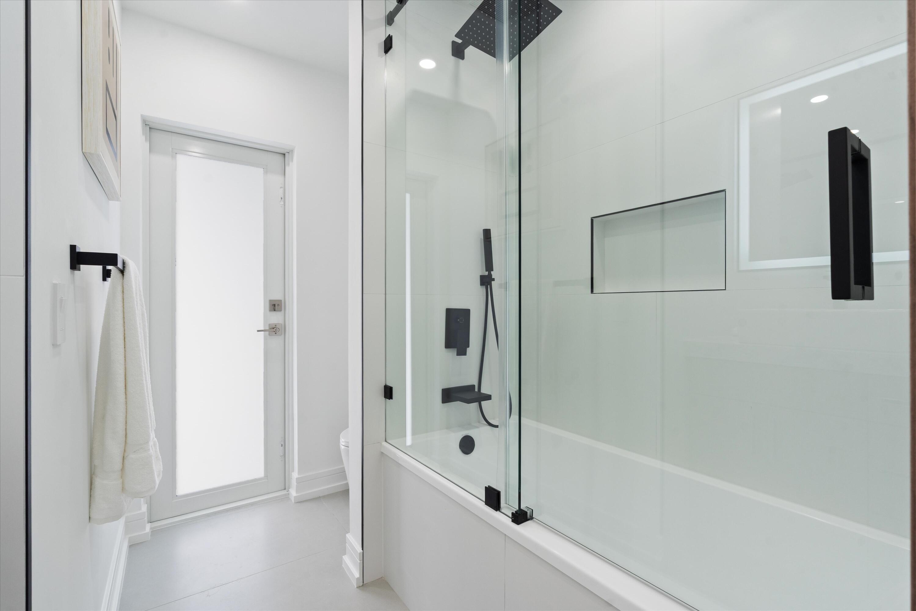 LAKE FLORESTA PARK - Residential