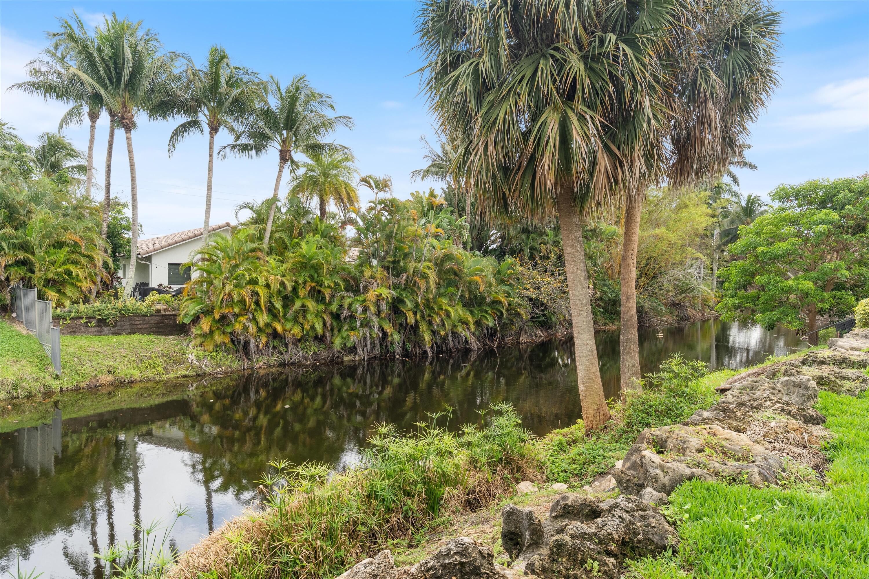 LAKE FLORESTA PARK - Residential