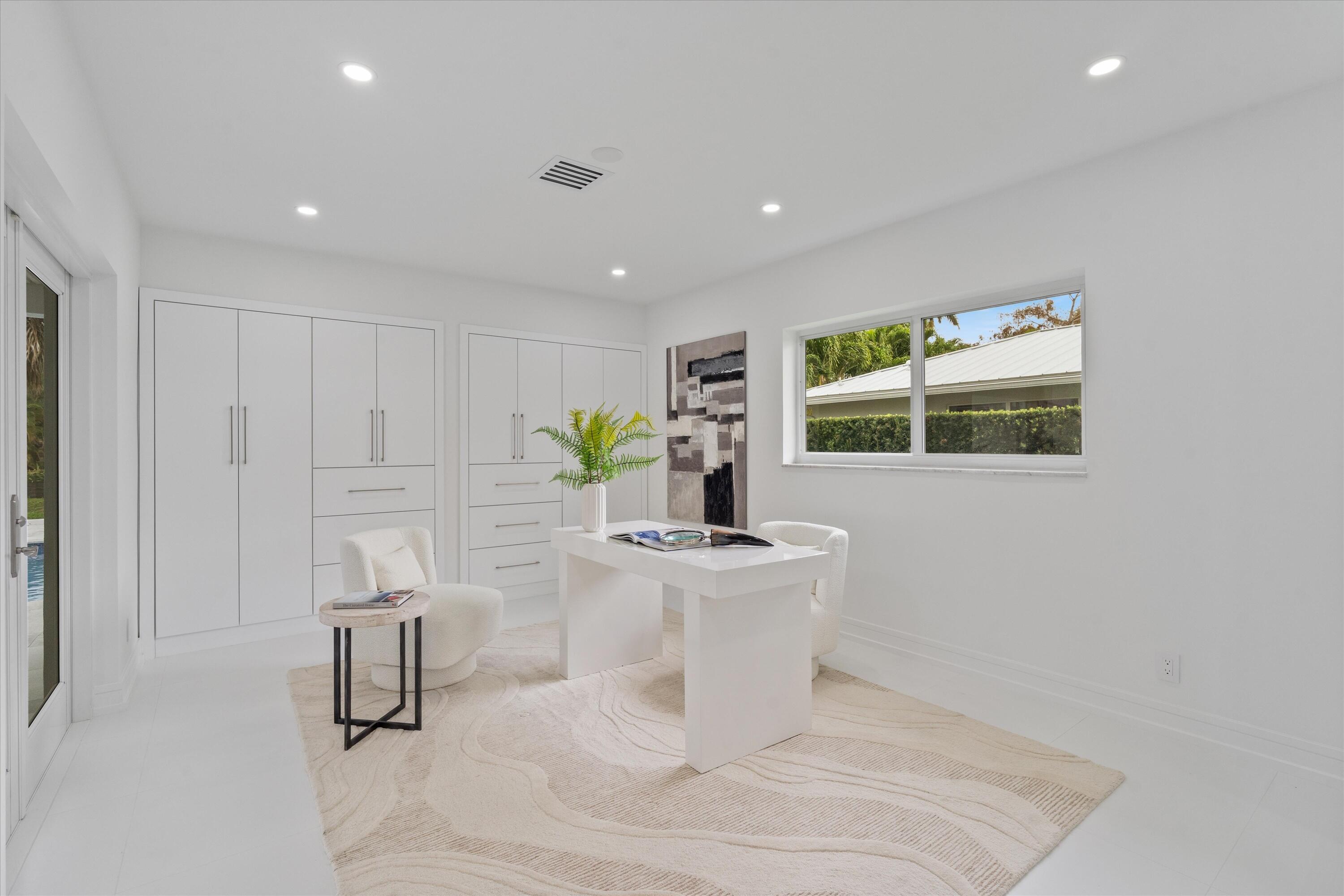 LAKE FLORESTA PARK - Residential