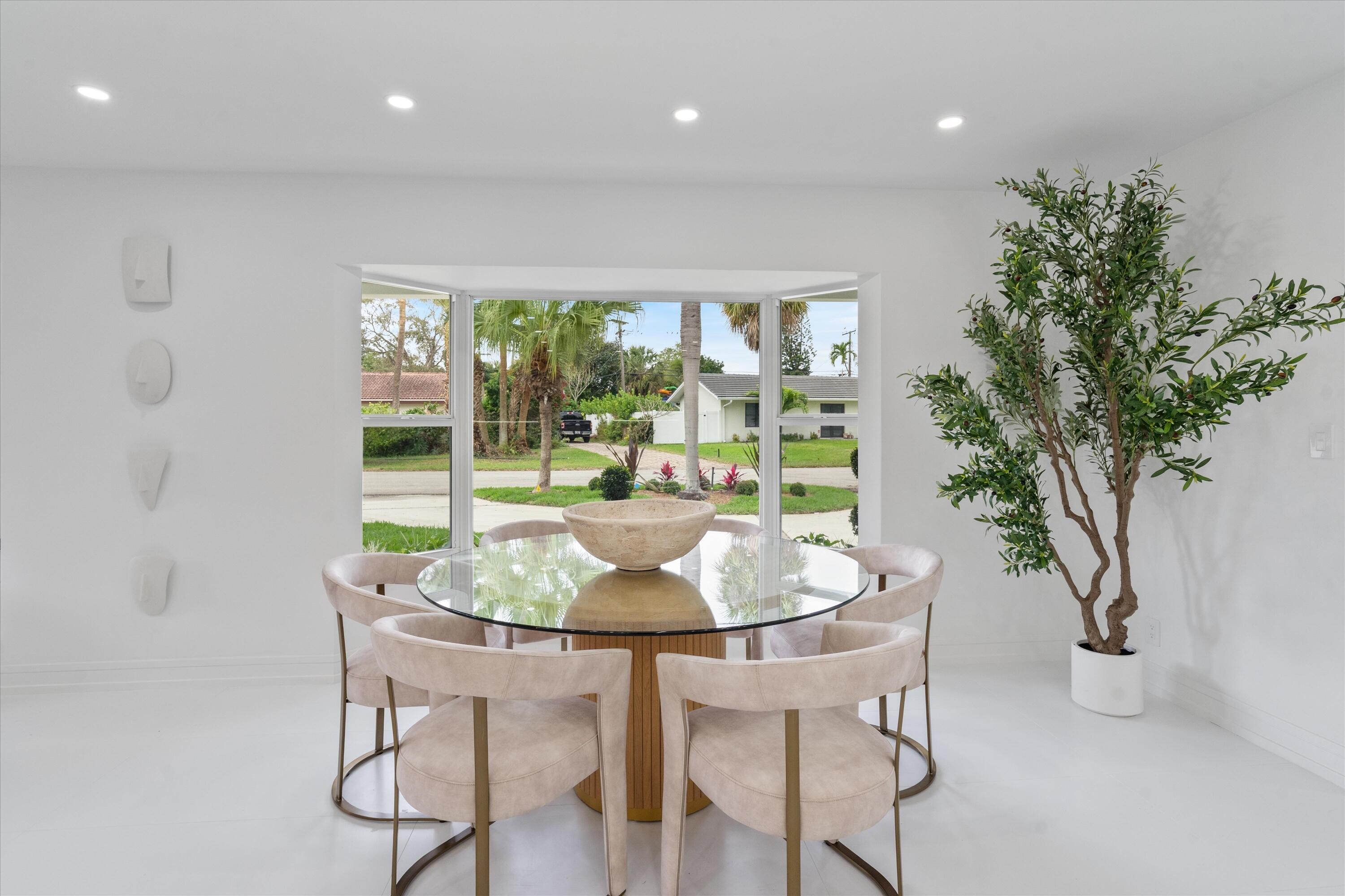 LAKE FLORESTA PARK - Residential