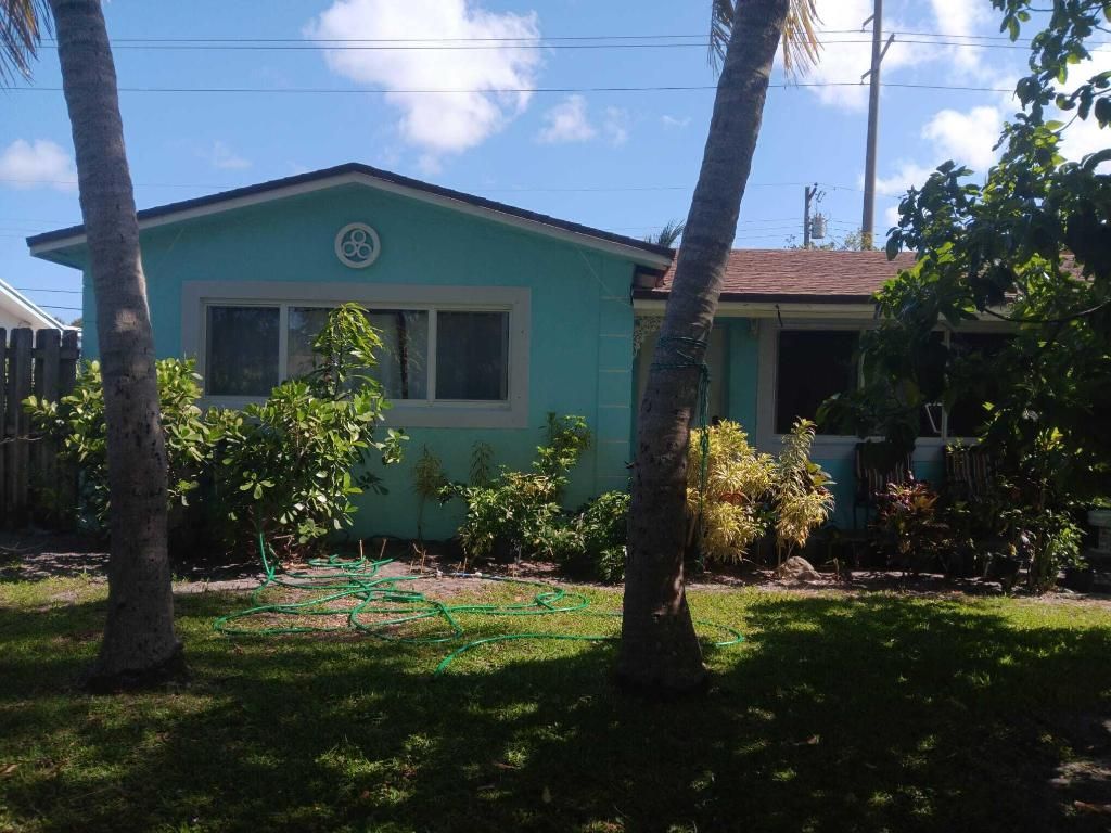 Photo of 120 S Atlantic Drive W, Boynton Beach, FL 33435 (MLS # R11087757)