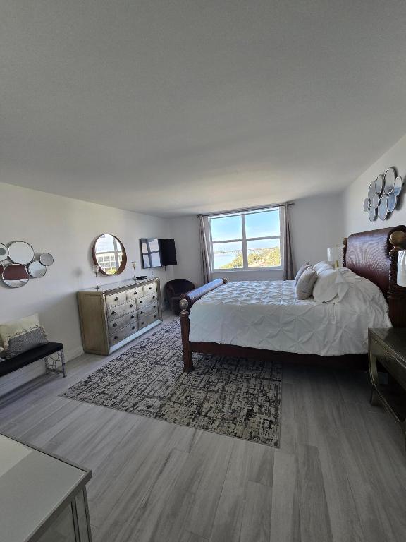 PATRICIAN OF PALM BEACH CONDO - Residential