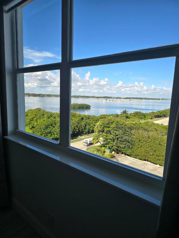 PATRICIAN OF PALM BEACH CONDO - Residential