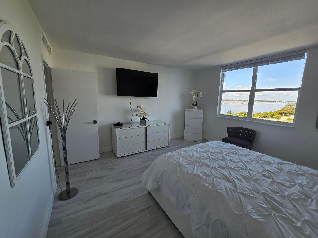 PATRICIAN OF PALM BEACH CONDO - Residential