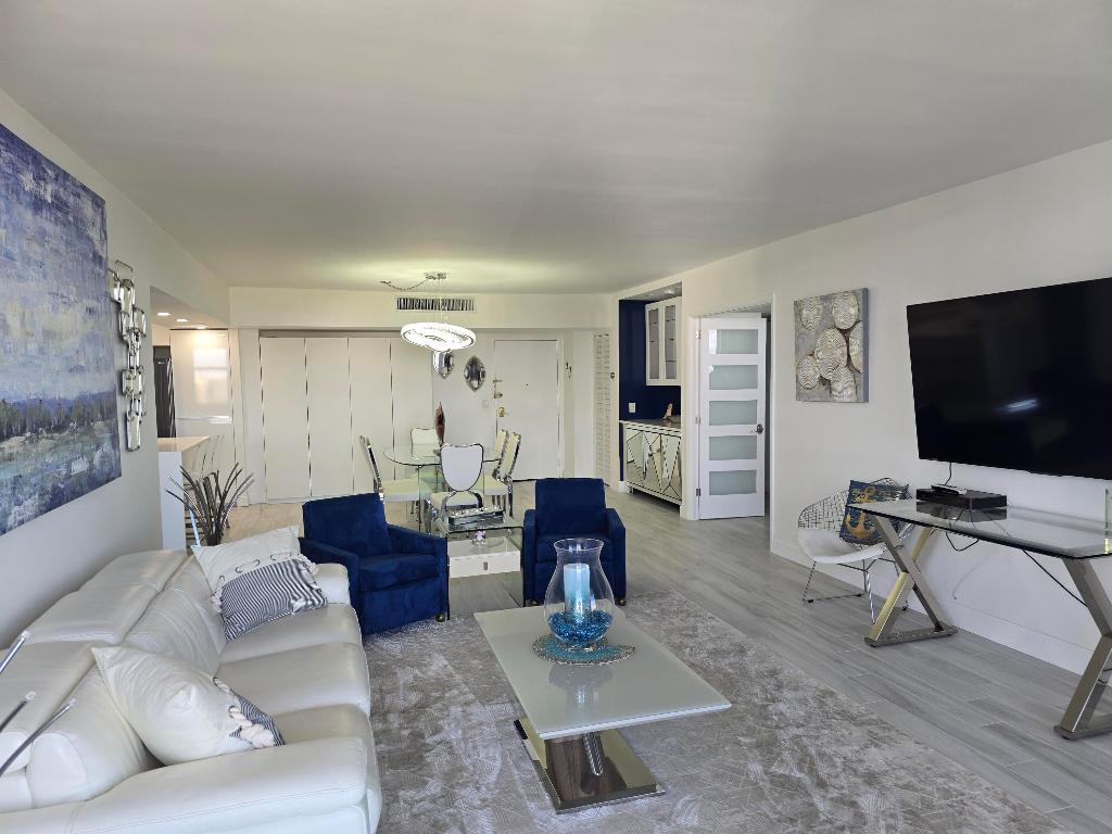 PATRICIAN OF PALM BEACH CONDO - Residential