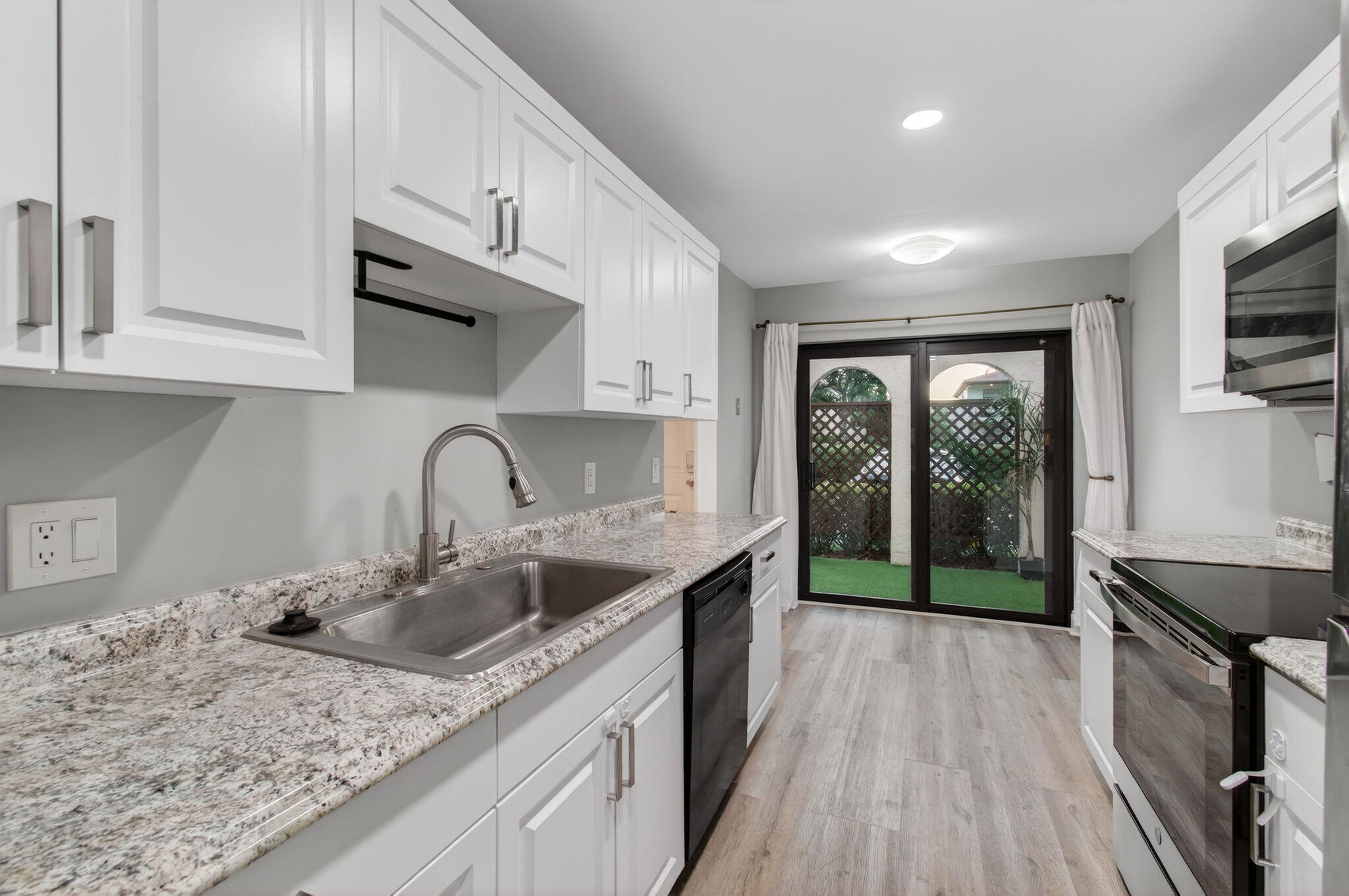 HORIZONS OF BOCA LAGO CONDO - Residential Lease