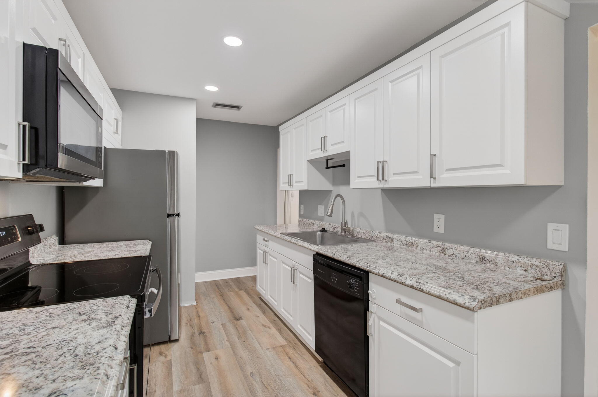 HORIZONS OF BOCA LAGO CONDO - Residential Lease