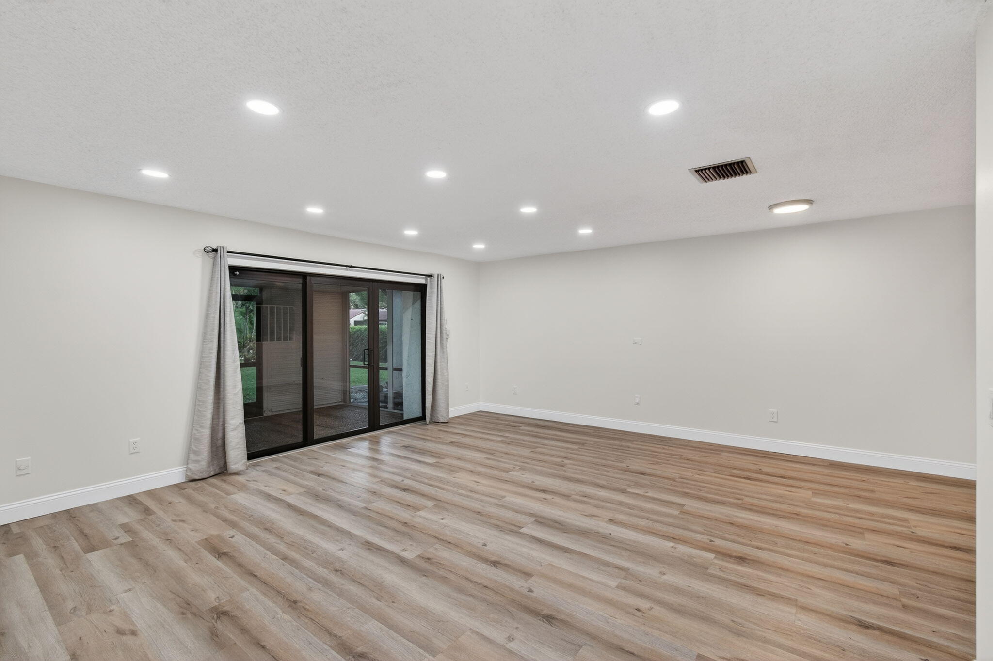 HORIZONS OF BOCA LAGO CONDO - Residential Lease