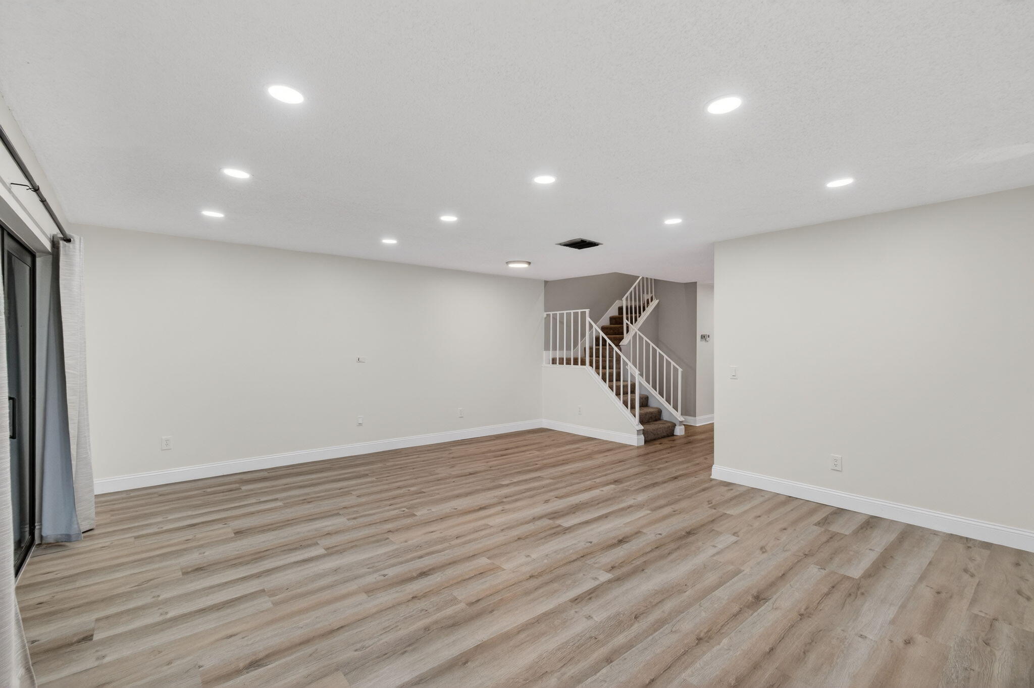 HORIZONS OF BOCA LAGO CONDO - Residential Lease