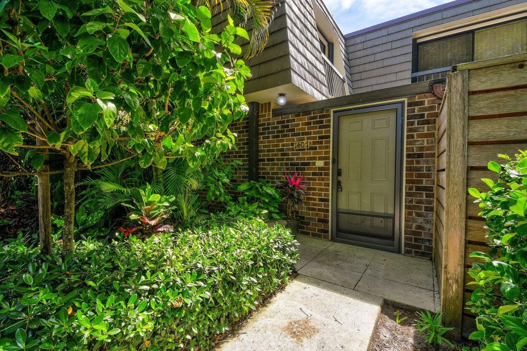 Photo of 1407 14th Terrace, Palm Beach Gardens, FL 33418 (MLS # R10939222)