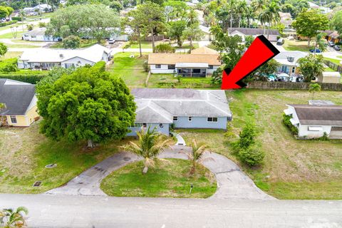 Tiny photo for 13 W Palmetto Road, Lake Worth, FL 33467 (MLS # B26011067)