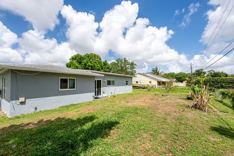 Tiny photo for 13 W Palmetto Road, Lake Worth, FL 33467 (MLS # B26011067)