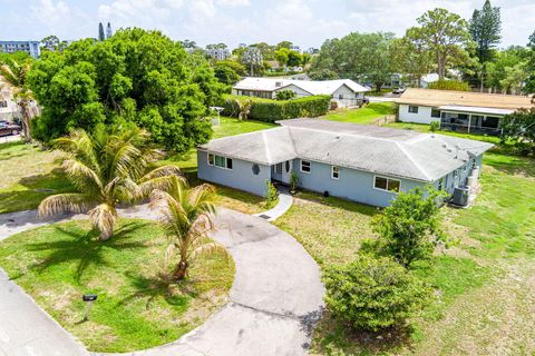 Tiny photo for 13 W Palmetto Road, Lake Worth, FL 33467 (MLS # B26011067)