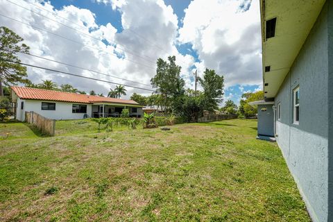 Tiny photo for 13 W Palmetto Road, Lake Worth, FL 33467 (MLS # B26011067)