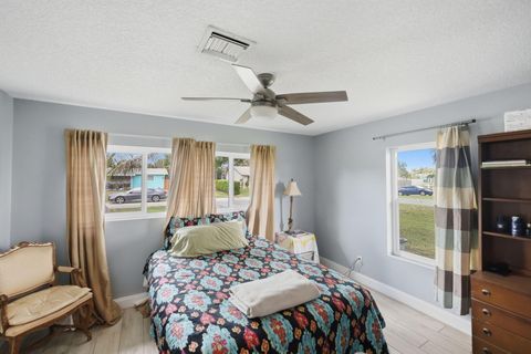 Tiny photo for 13 W Palmetto Road, Lake Worth, FL 33467 (MLS # B26011067)