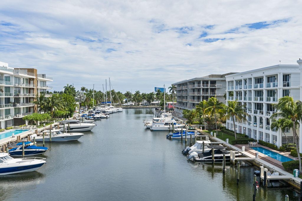 Photo of 48 Hendricks Isle #2a-a, Fort Lauderdale, FL 33301 (MLS # B26043160)