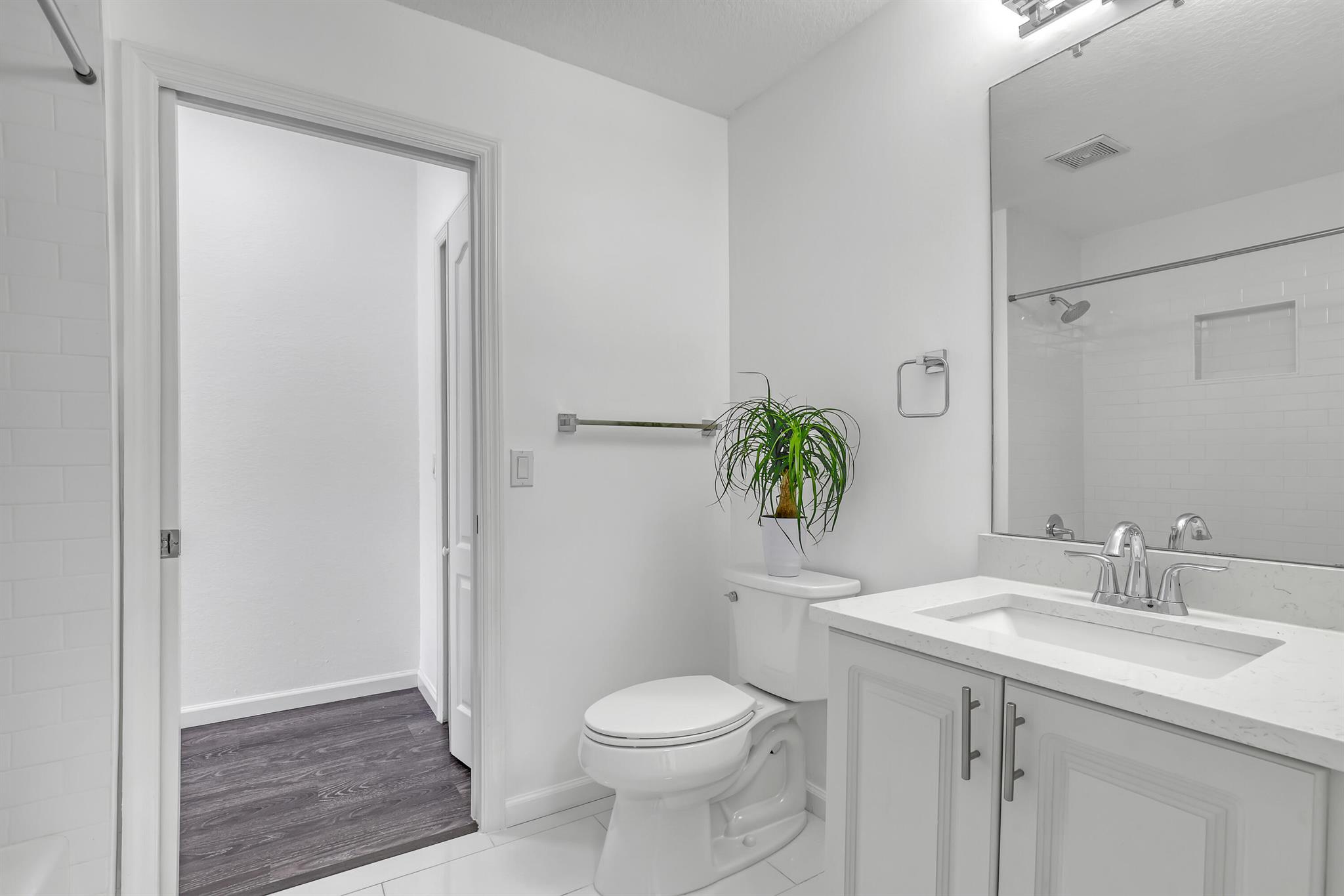 RESIDENCES AT LEGACY PLAC - Residential Lease