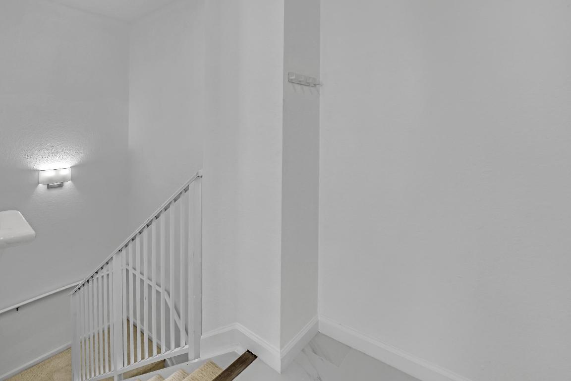 RESIDENCES AT LEGACY PLACE CONDO - Residential Lease