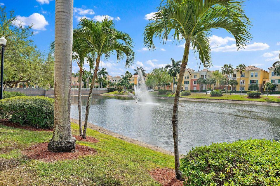 RESIDENCES AT LEGACY PLACE CONDO - Residential Lease