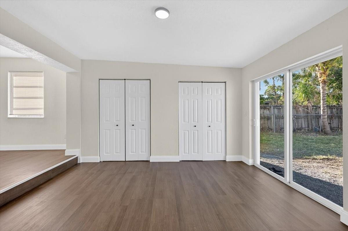 Armstrong Manor - Residential