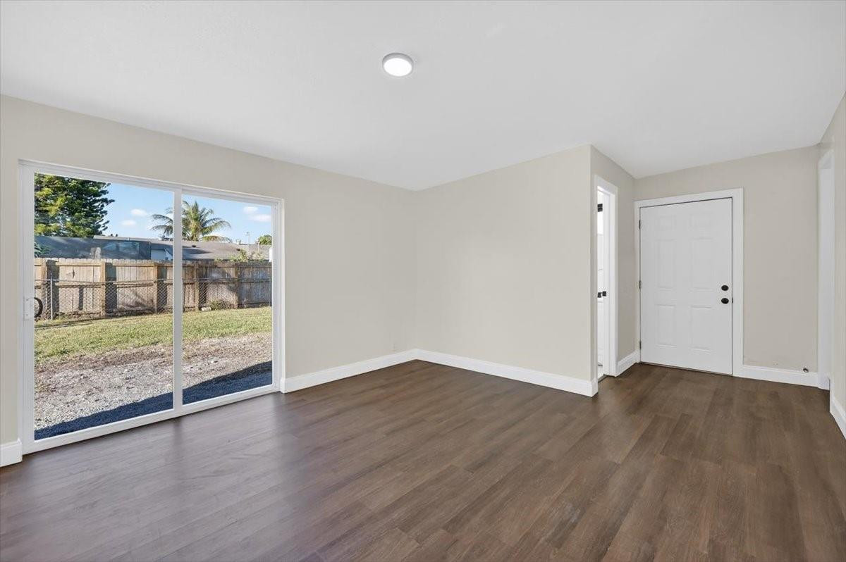 Armstrong Manor - Residential