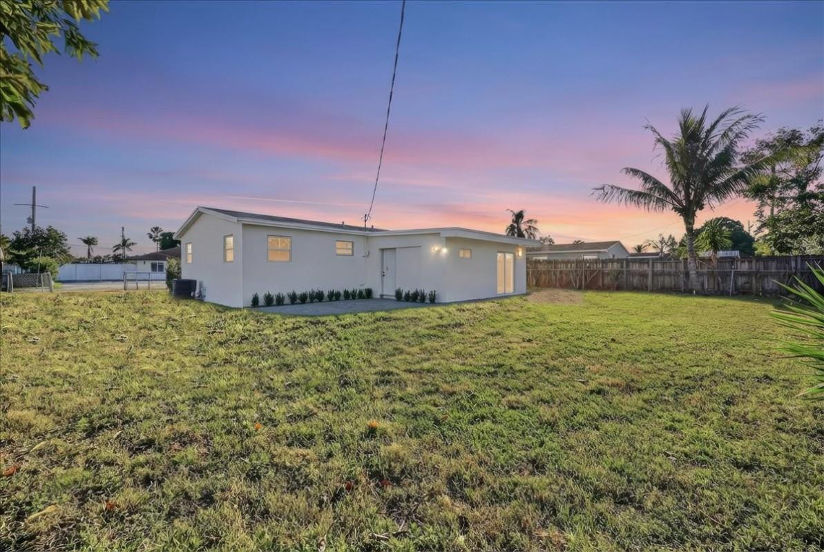 Armstrong Manor - Residential