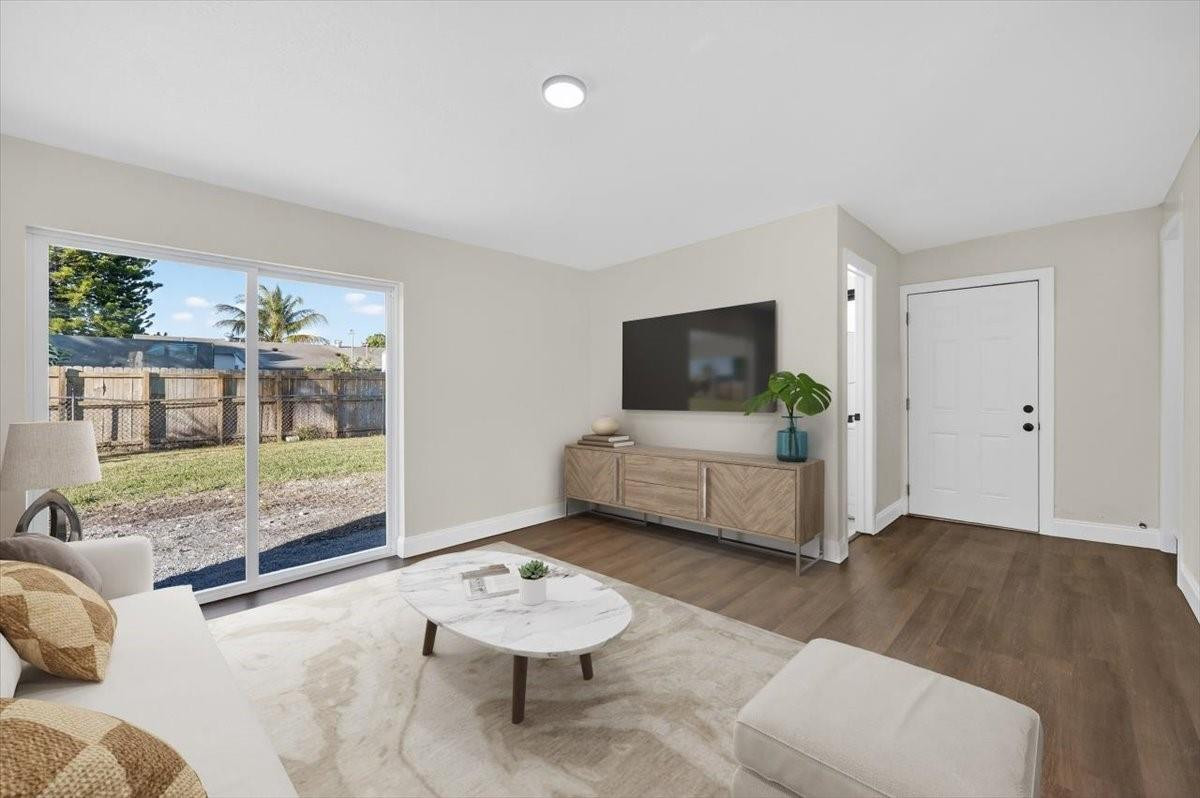 Armstrong Manor - Residential