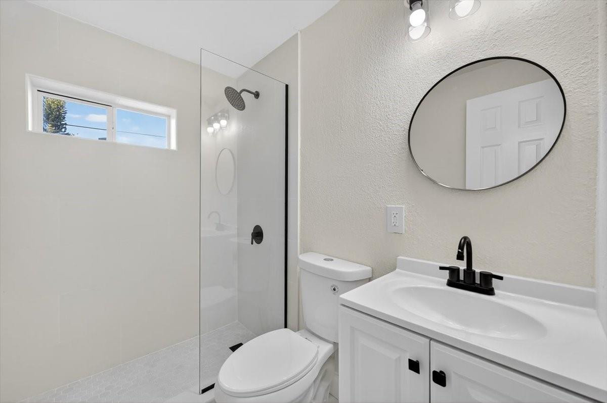 Armstrong Manor - Residential