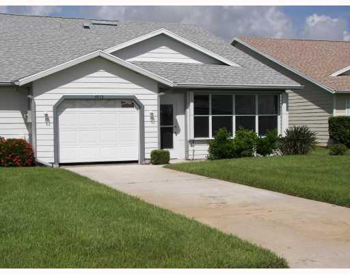 F O R E!!!! Rent or for sale.... Gator Trace golf and country club. includes basic cable and pool.