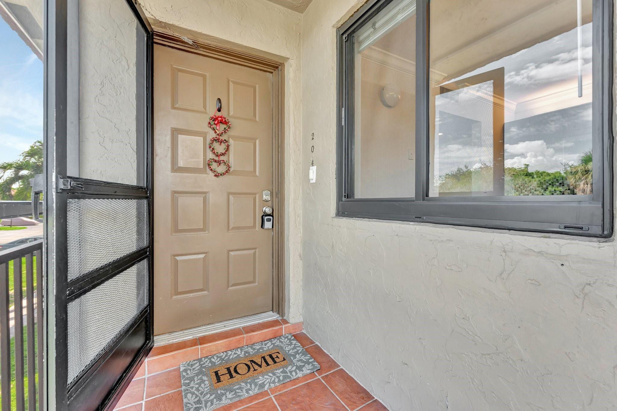 RACQUET CLUB GARDEN APTS - Residential