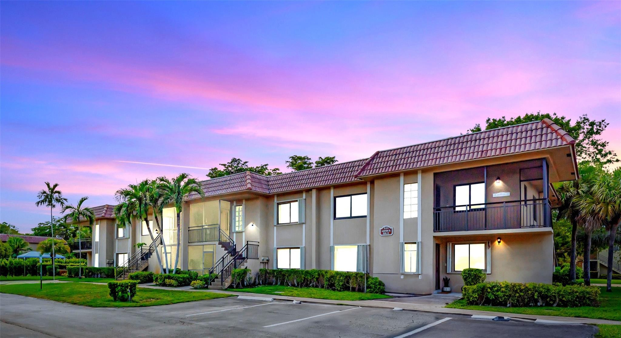 RACQUET CLUB GARDEN APTS - Residential