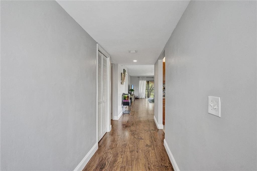 RACQUET CLUB GARDEN APTS - Residential